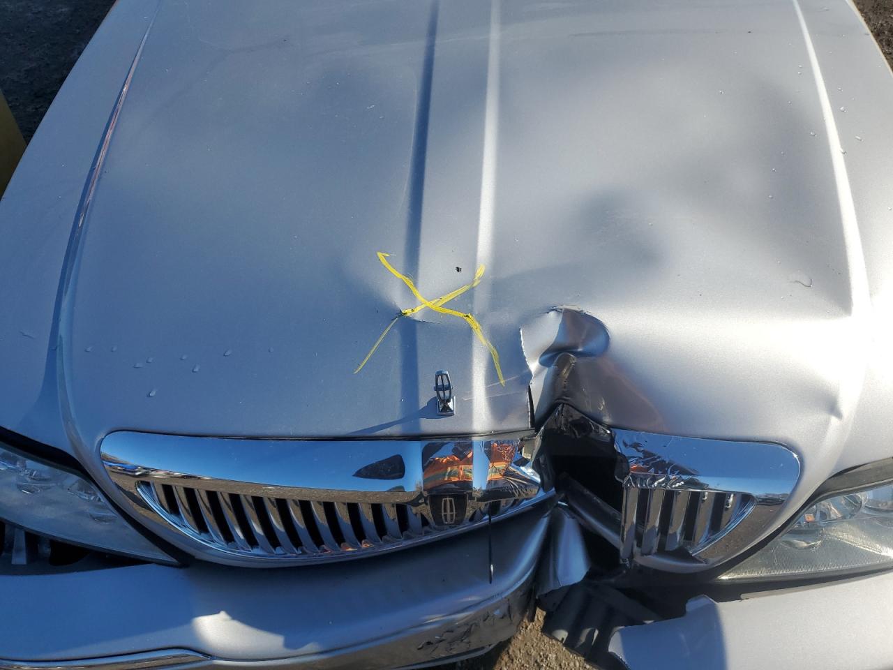 2010 Lincoln Town Car Signature Limited VIN: 2LNBL8CV3AX751470 Lot: 92371465