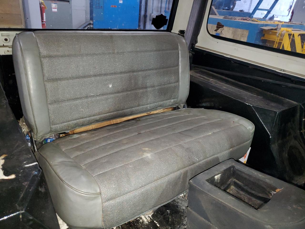 1992 Jeep Wrangler / Yj S VIN: 2J4FY19P2NJ546250 Lot: 92897455