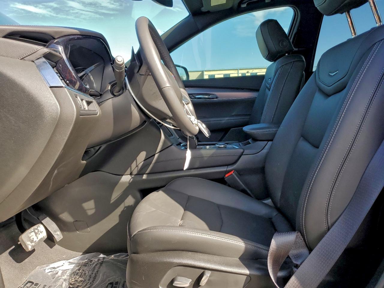 2025 Cadillac Xt6 Luxury VIN: 1GYKPAR40SZ143555 Lot: 93043885