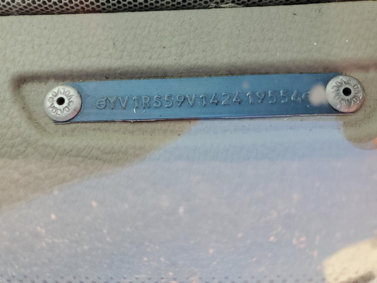 2004 Volvo S60 2.5T VIN: YV1RS59V142419556 Lot: 92820605