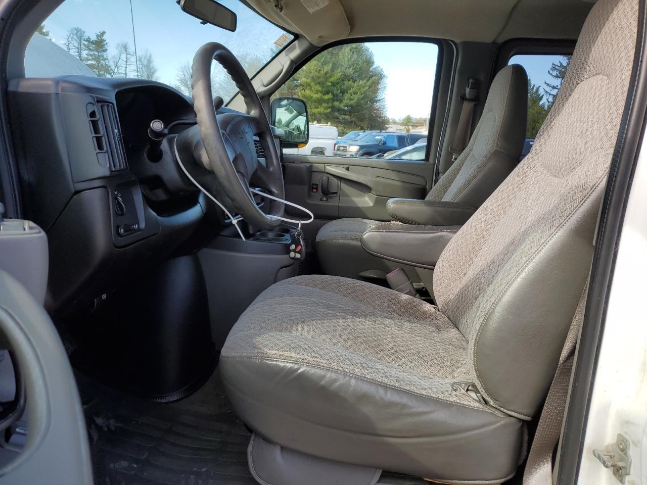 2005 GMC Savana G3500 VIN: 1GJHG35U551225830 Lot: 91573465