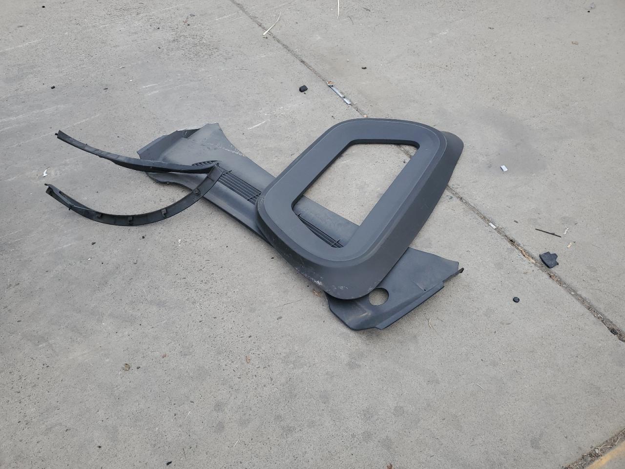 2024 Tesla Model Y VIN: 7SAYGAEE0RF091023 Lot: 90895215