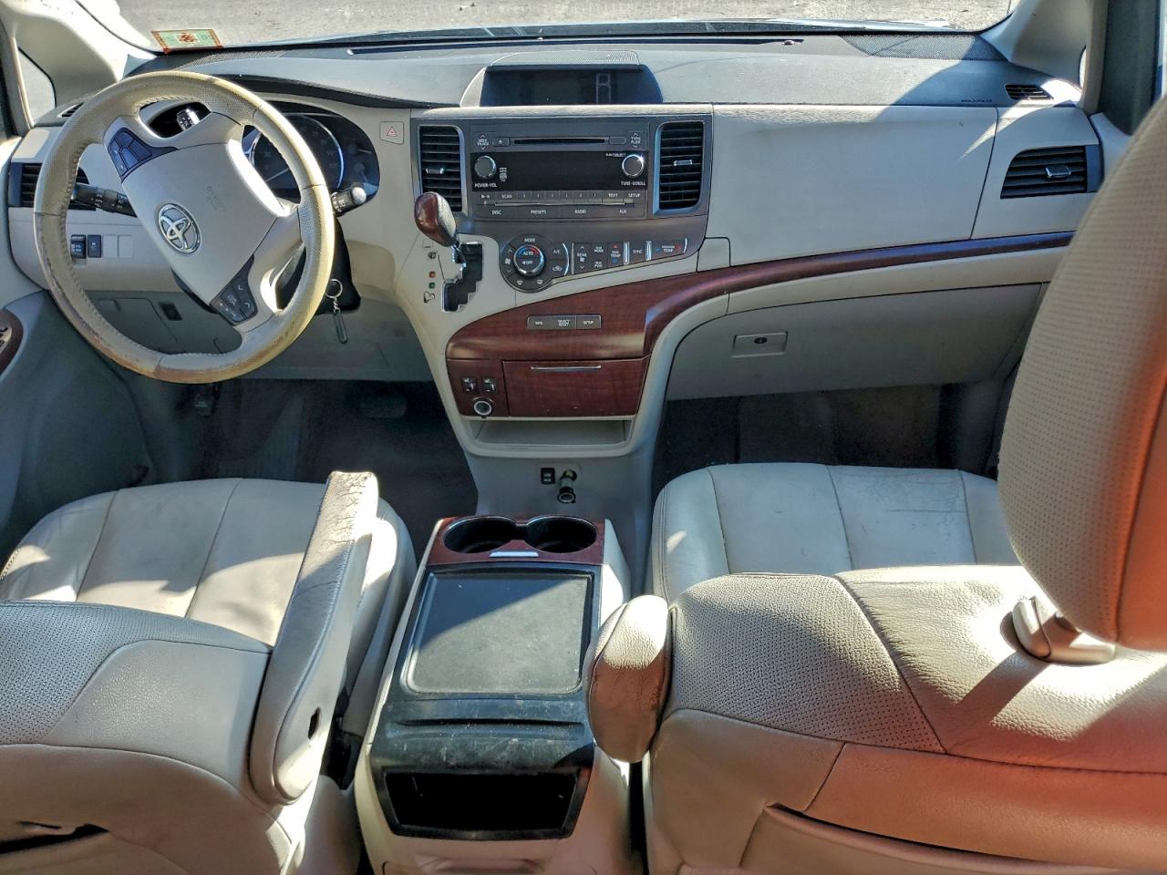 2012 Toyota Sienna Xle VIN: 5TDYK3DC8CS213931 Lot: 94402145