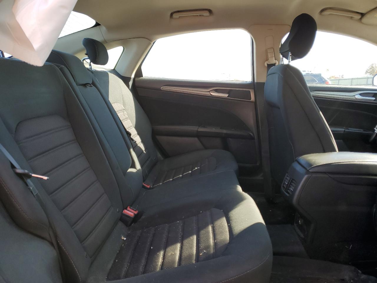 2020 Ford Fusion Se VIN: 3FA6P0T99LR125556 Lot: 90822315