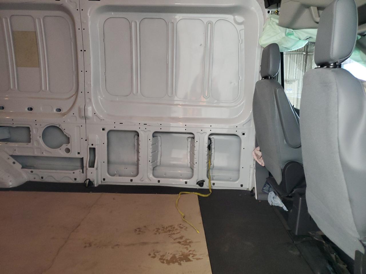 2016 Ford Transit Delivery Van VIN: 1FTYR2CM2GKA17092 Lot: 92704315