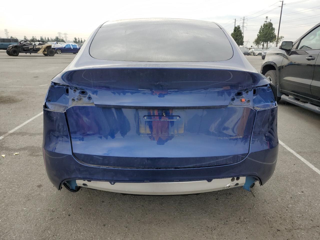 2023 Tesla Model Y VIN: 7SAYGDEE1PA207468 Lot: 92437665