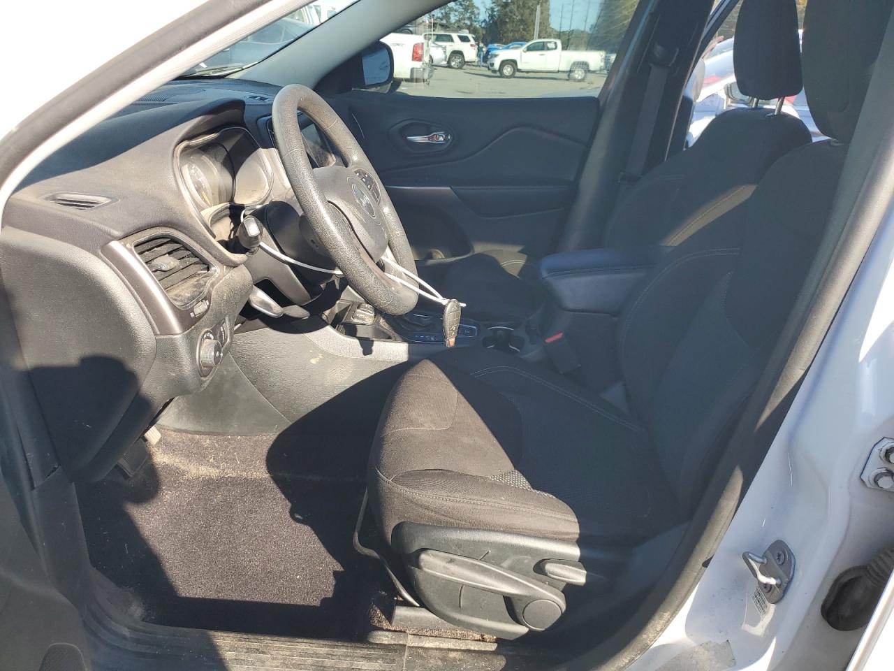 2019 Jeep Cherokee Latitude VIN: 1C4PJLCX4KD129795 Lot: 91679605