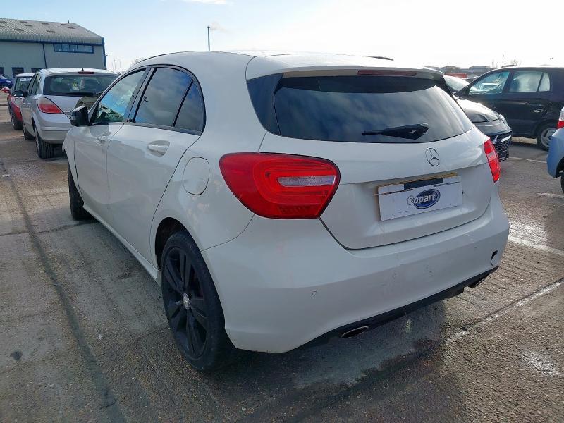 2015 MERCEDES-BENZ A200 BLUEEFFICIENCY SPORT 