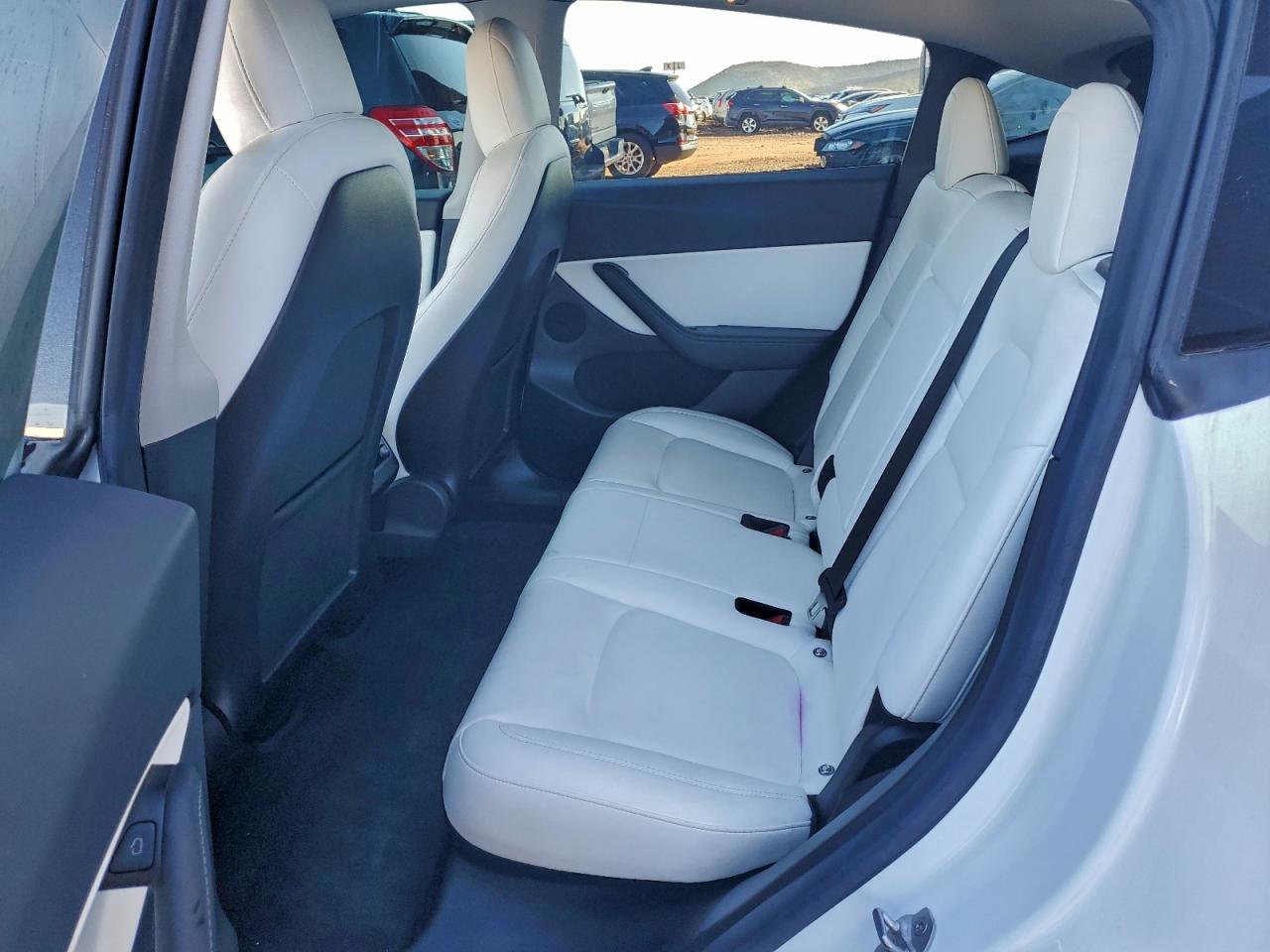 2021 Tesla Model Y VIN: 5YJYGDEF2MF211582 Lot: 93949205