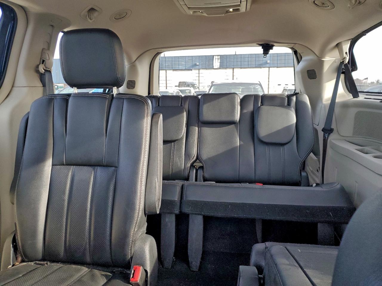 2015 Chrysler Town And Country VIN: 2C4RC1CG2FR677563 Lot: 93902505