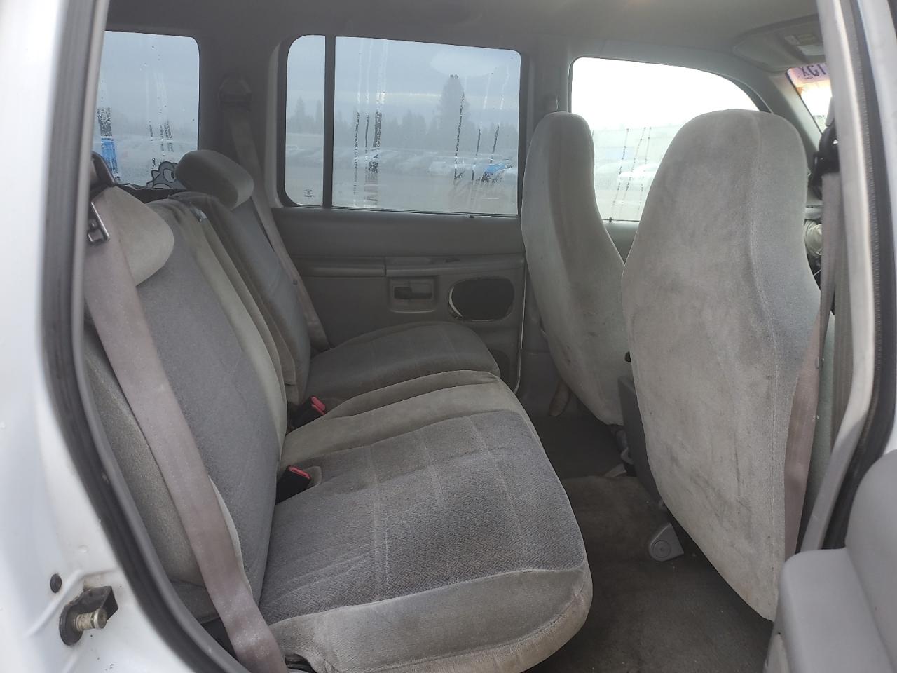 2000 Ford Explorer Xls VIN: 1FMZU72X8YUB22488 Lot: 93298015