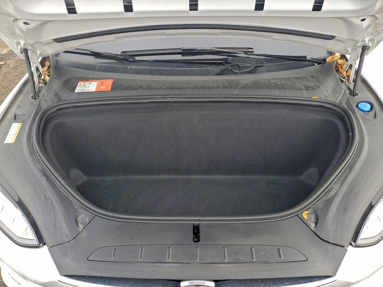 2016 Tesla Model X VIN: 5YJXCAE23GF004965 Lot: 93730885