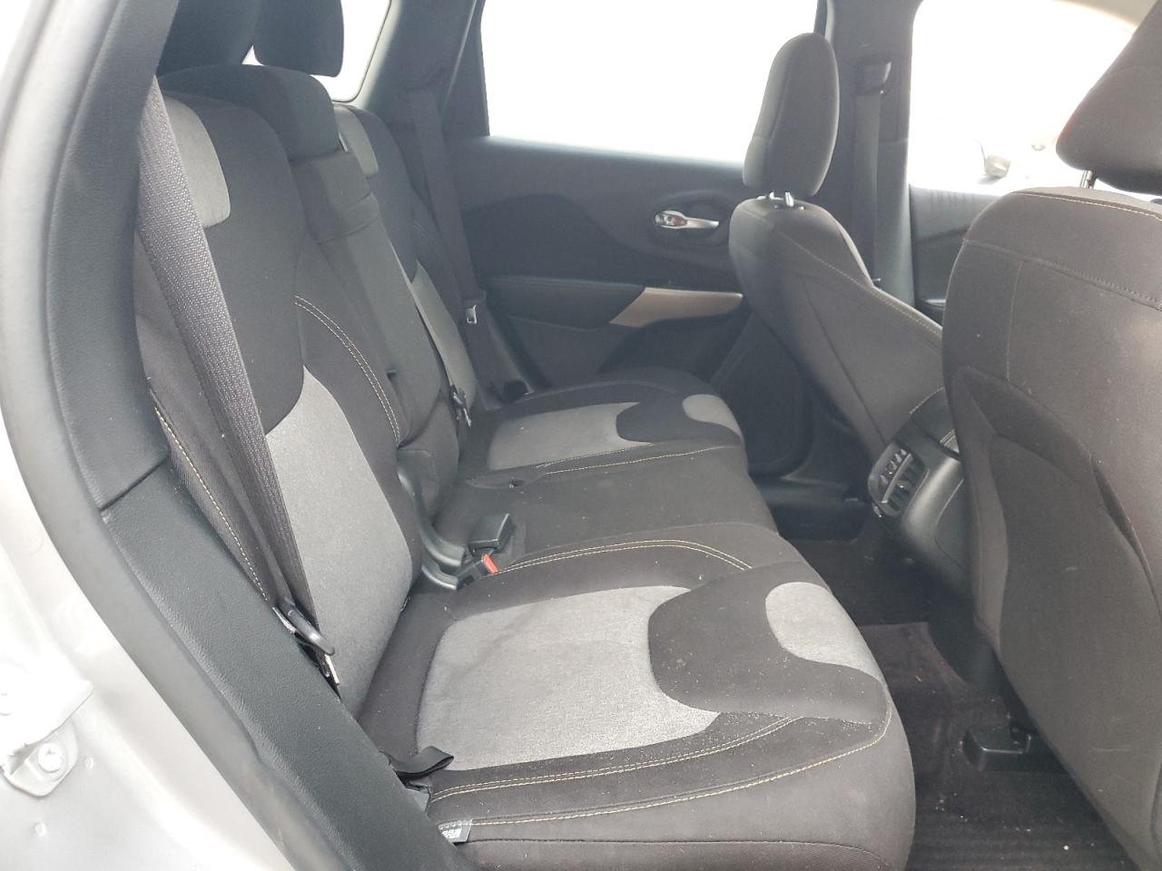 2018 Jeep Cherokee Latitude VIN: 1C4PJLCB5JD544577 Lot: 91885885