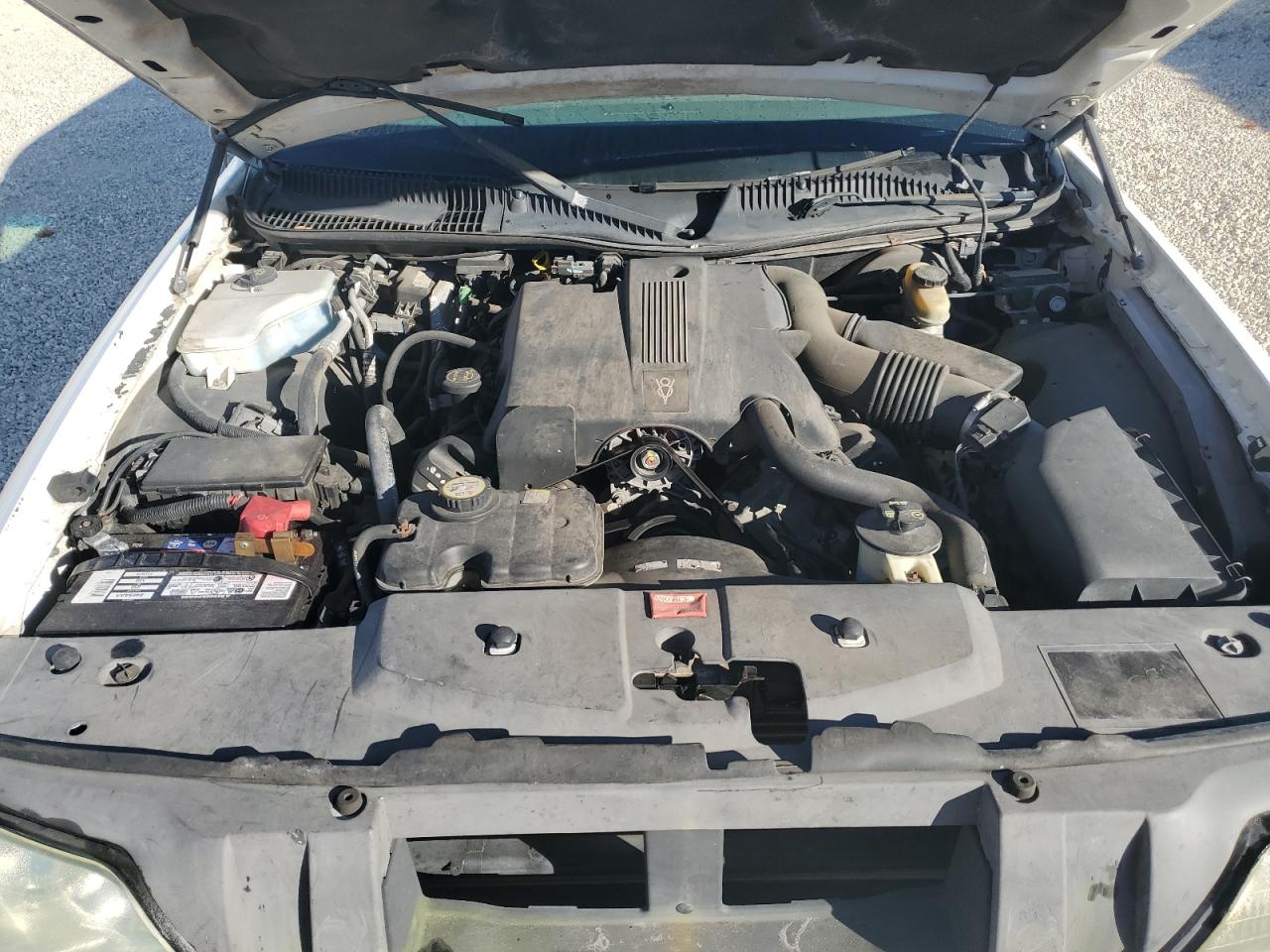 2003 Lincoln Town Car Executive VIN: 1L1FM81W13Y643637 Lot: 92817425