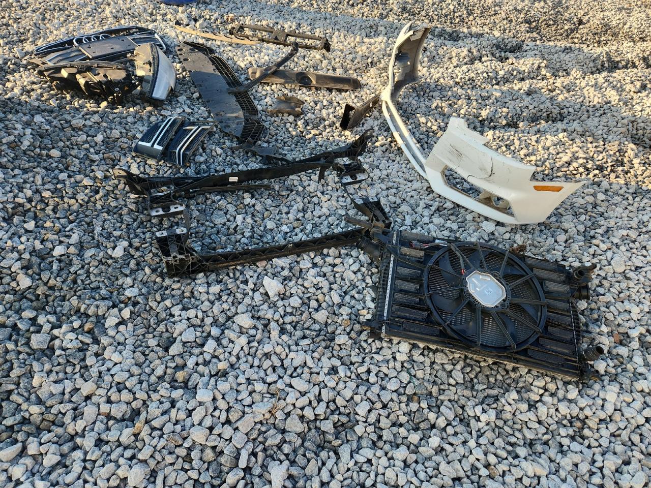 2018 Audi A4 Premium VIN: WAUDNAF41JA070098 Lot: 92423445