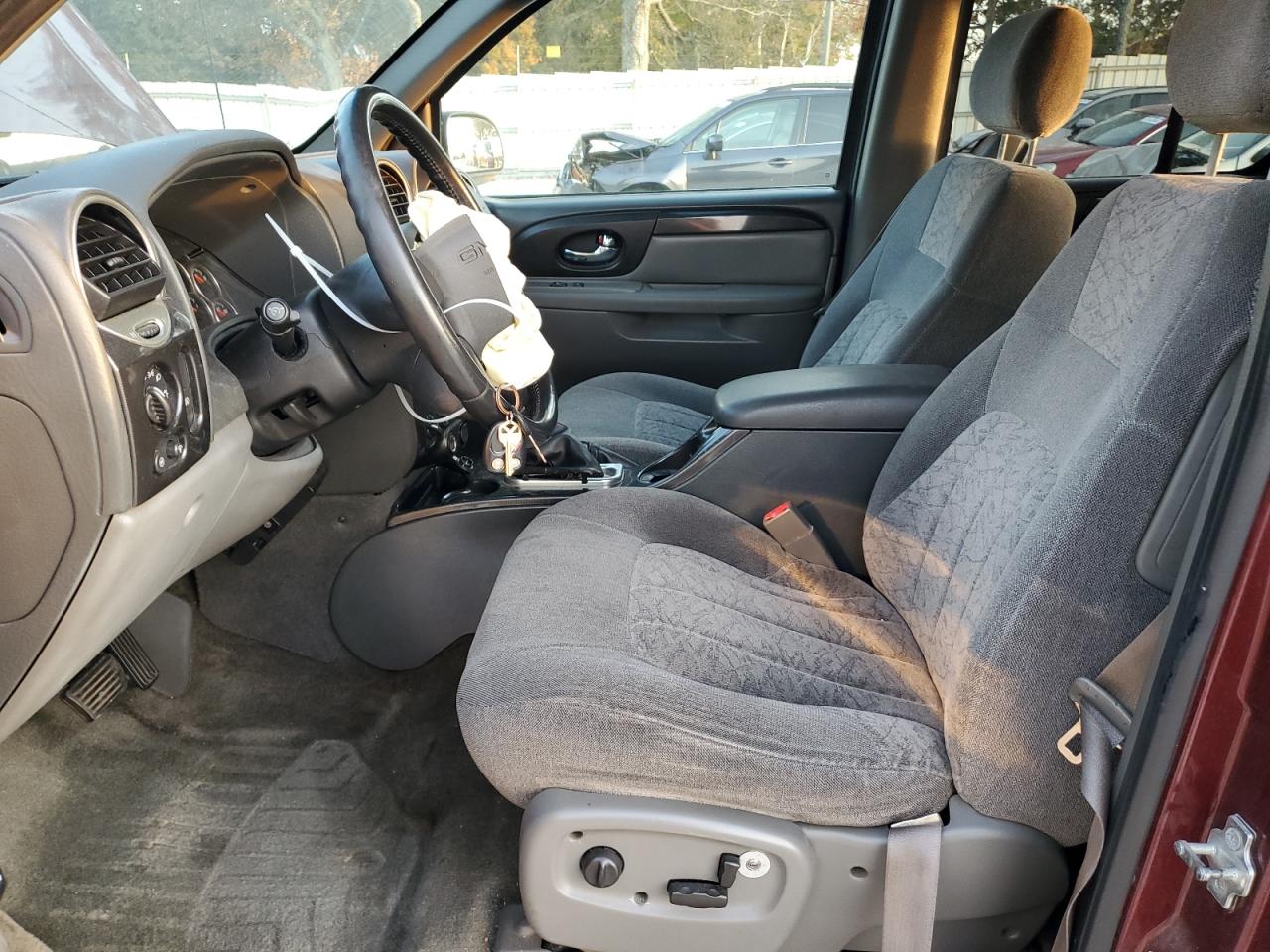 2004 GMC Envoy VIN: 1GKDT13S442277650 Lot: 93524695