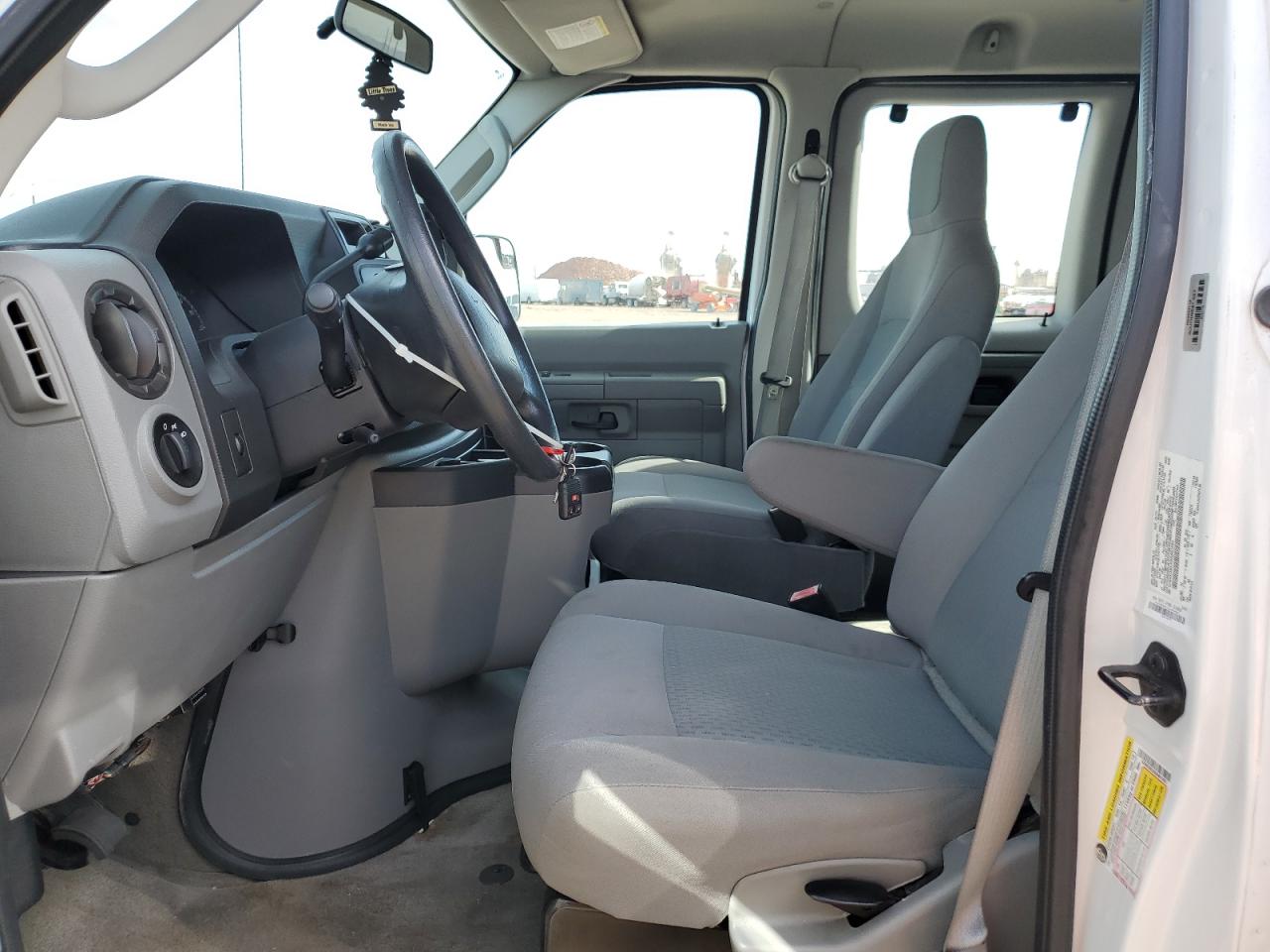 2013 Ford Econoline E350 Super Duty Wagon VIN: 1FBNE3BLXDDA61052 Lot: 92619185