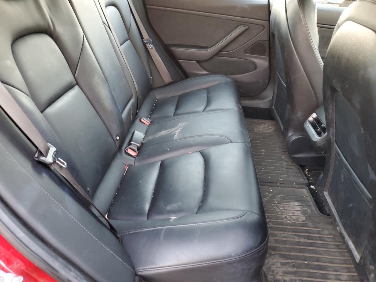 2018 Tesla Model 3 VIN: 5YJ3E1EB7JF054588 Lot: 93661005