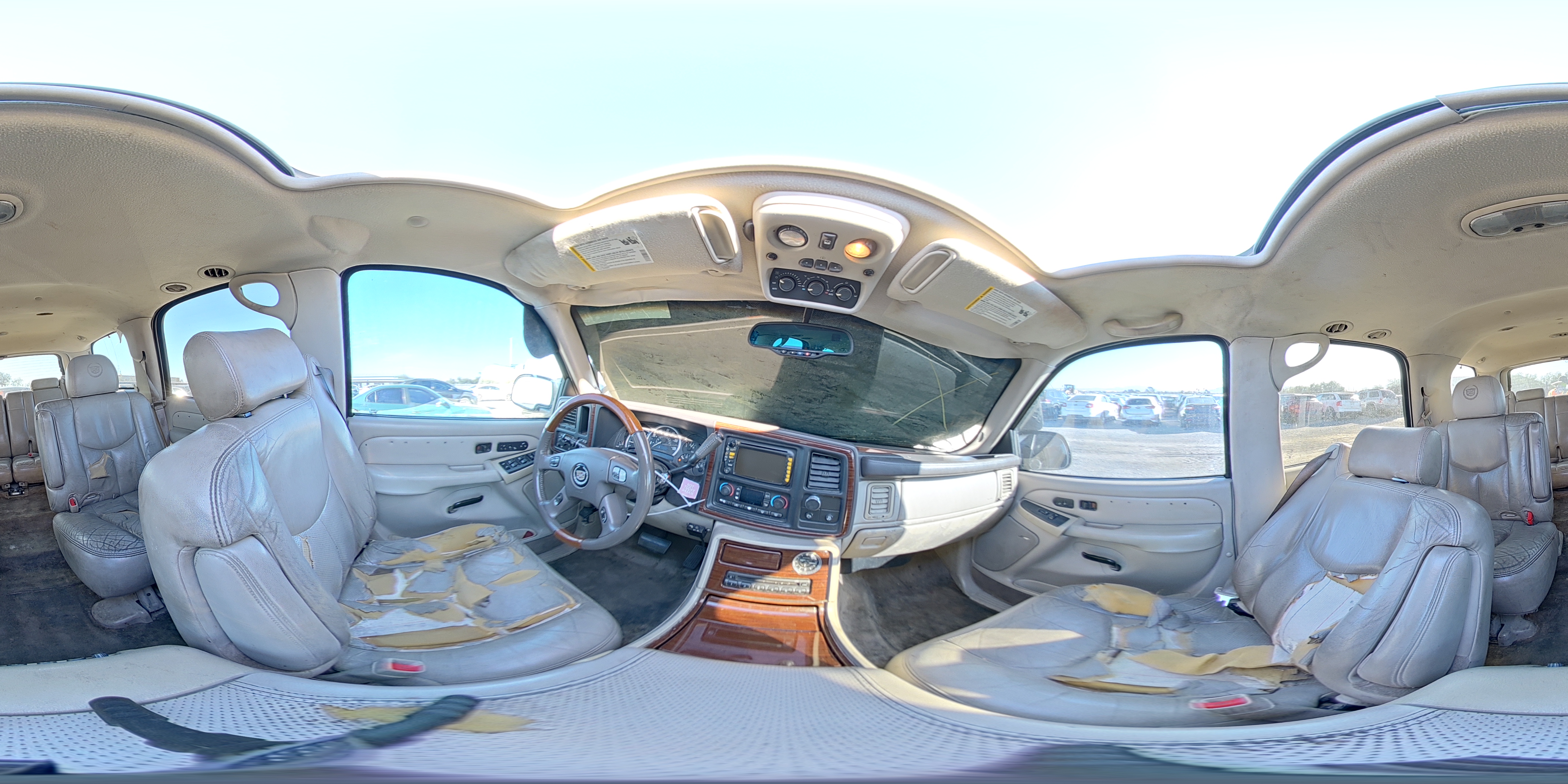 2004 Cadillac Escalade Luxury VIN: 1GYEK63N94R243201 Lot: 94272625