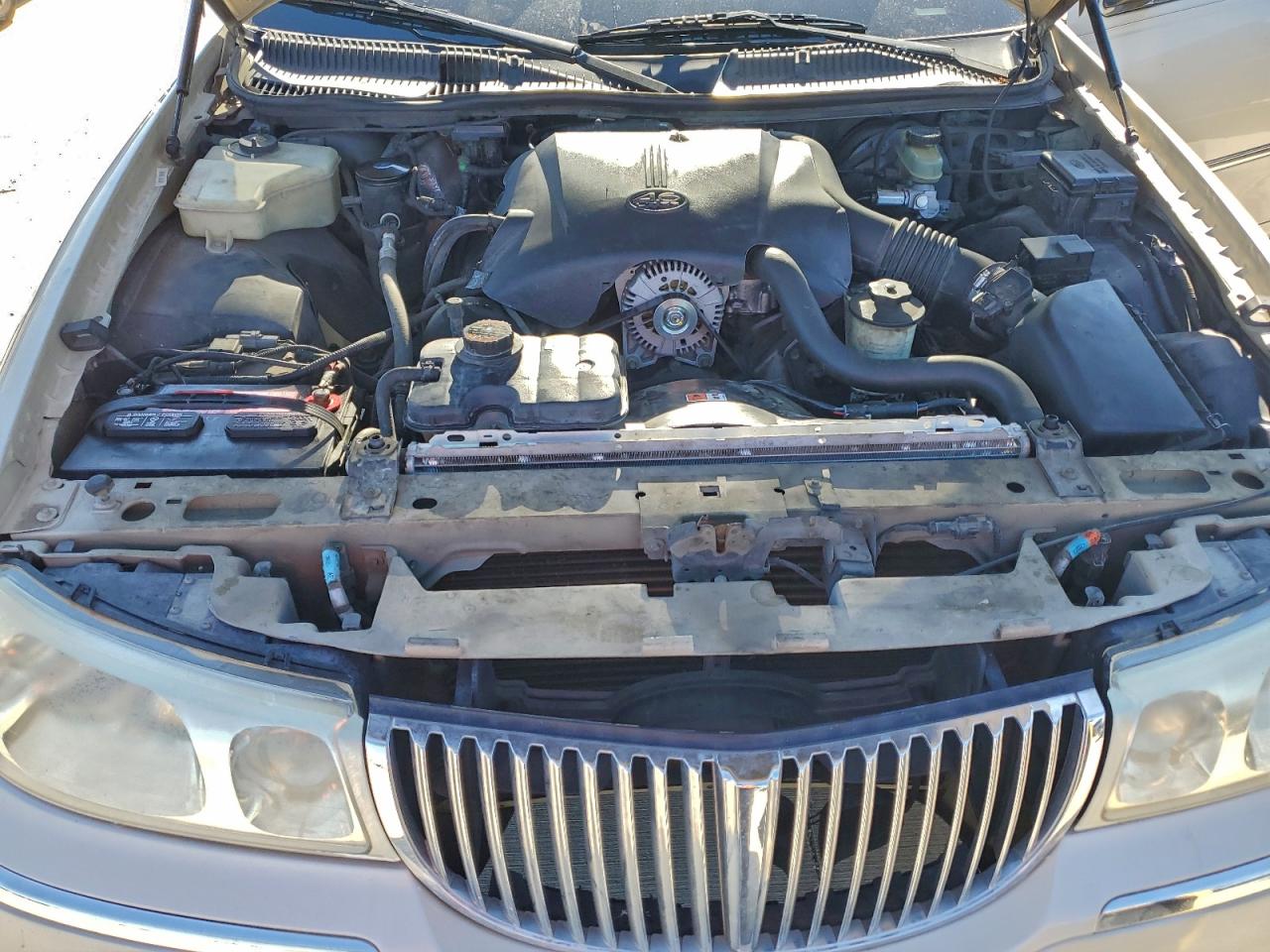 2000 Lincoln Town Car Cartier VIN: 1LNHM83WXYY851754 Lot: 91470955