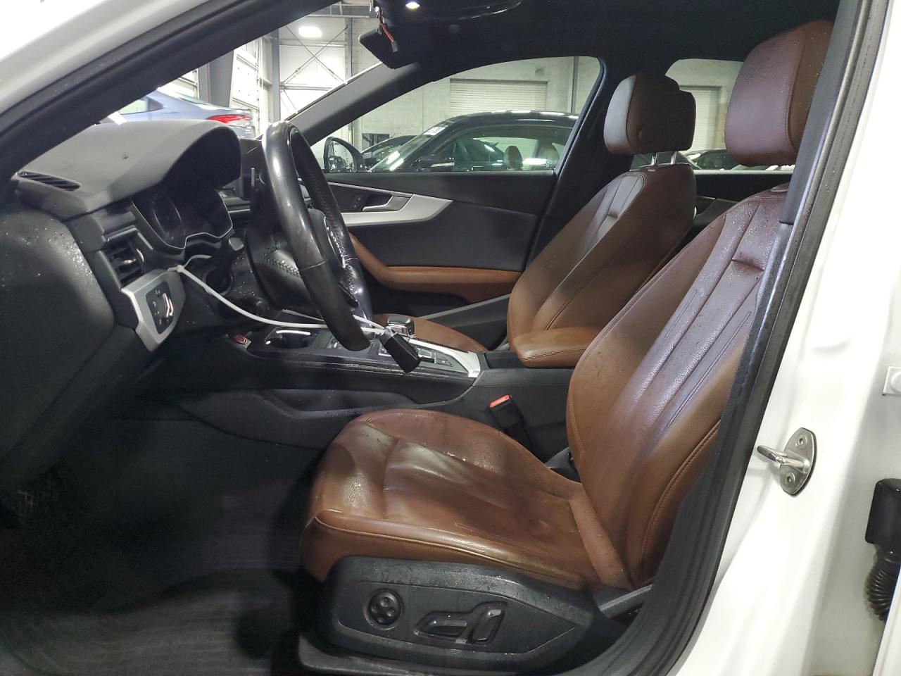 2017 Audi A4 Premium VIN: WAUANAF48HN043597 Lot: 92947005