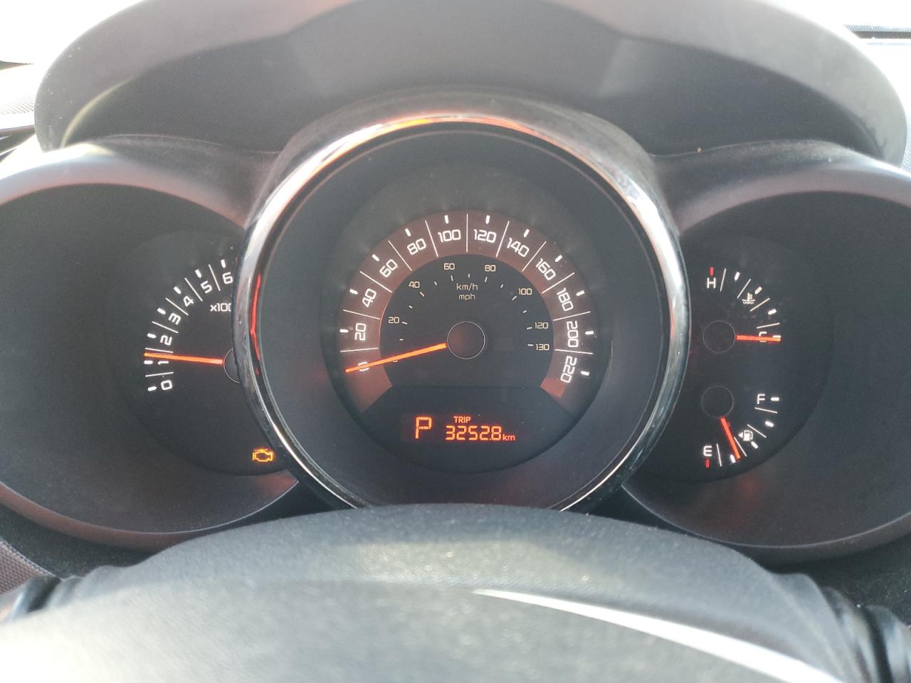 2011 Kia Soul + VIN: KNDJT2A20B7290127 Lot: 90085455