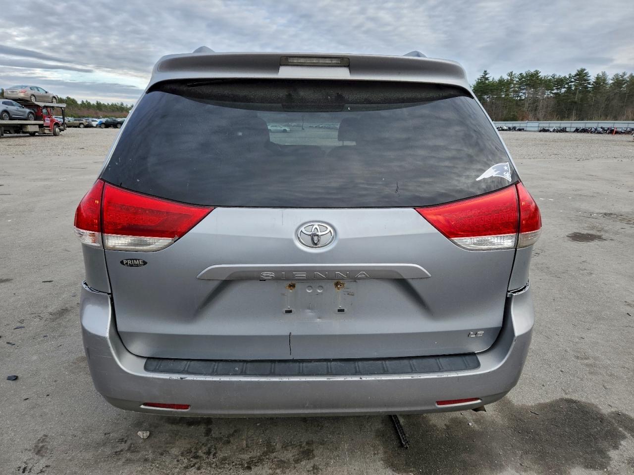 2011 Toyota Sienna Le VIN: 5TDKK3DC0BS142017 Lot: 93746855