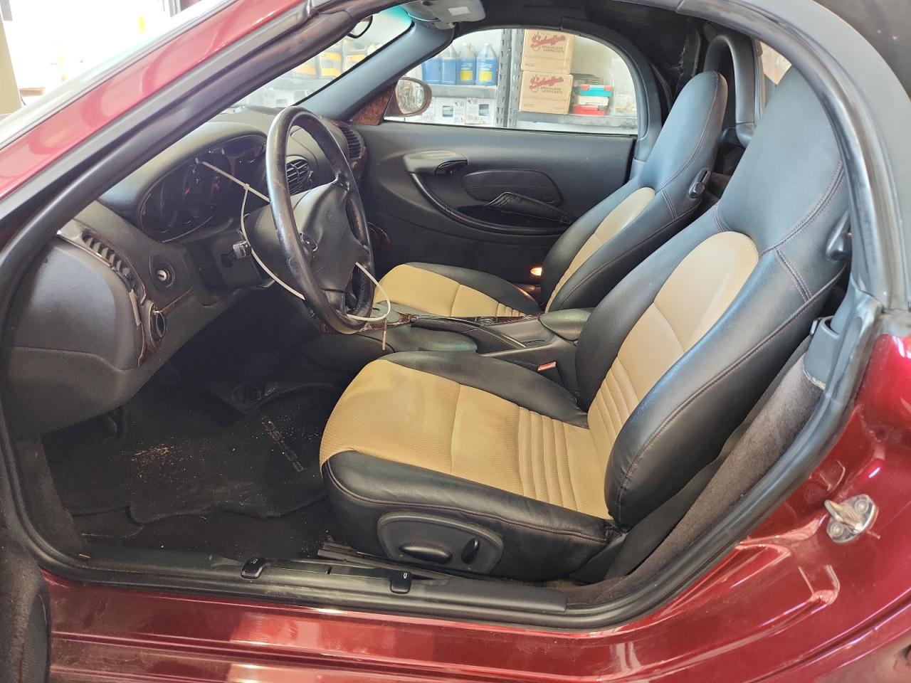 1998 Porsche Boxster VIN: WP0CA2985WU621329 Lot: 92023595