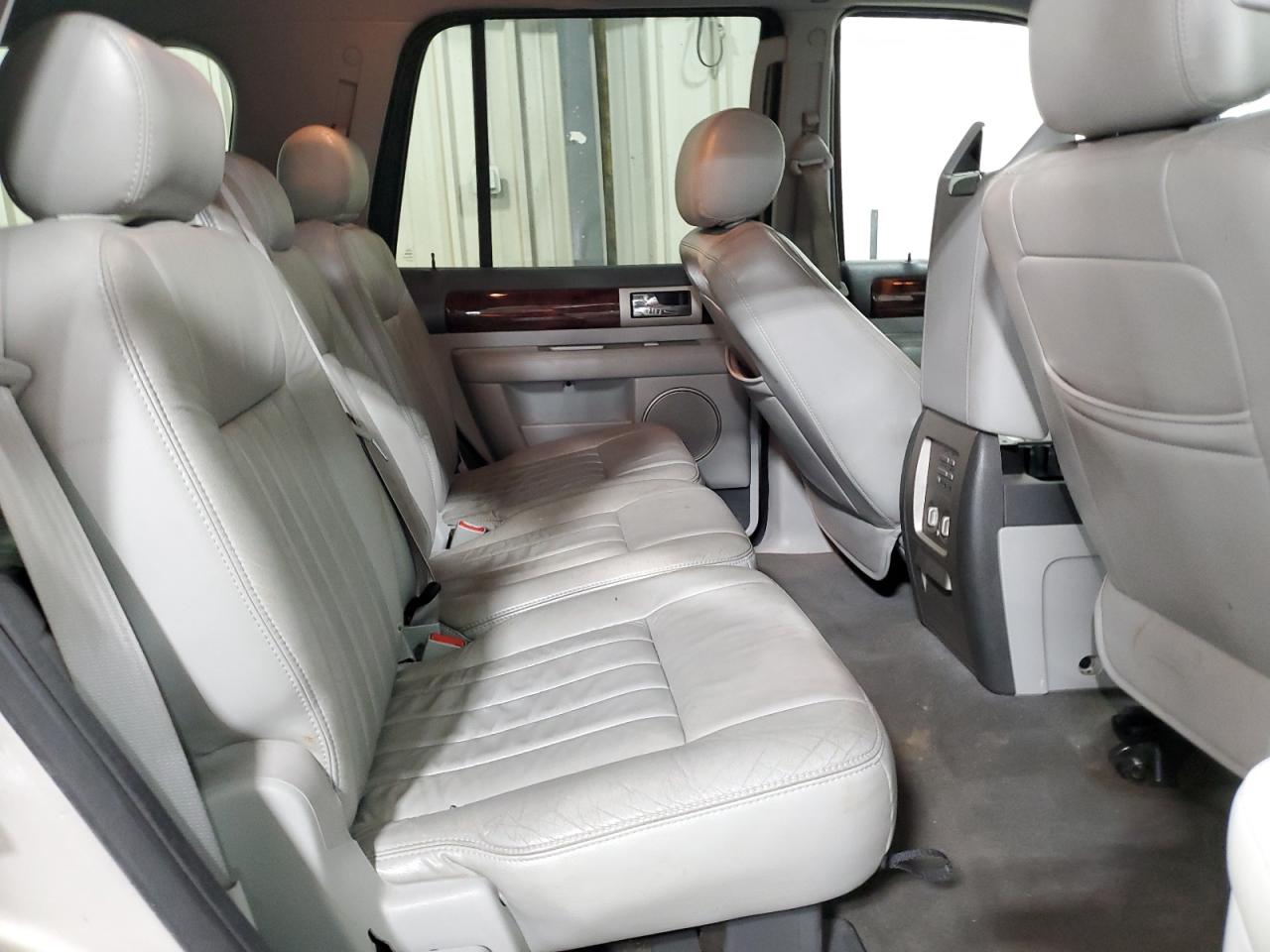 2006 Lincoln Navigator VIN: 5LMFU28526LJ01745 Lot: 90888605