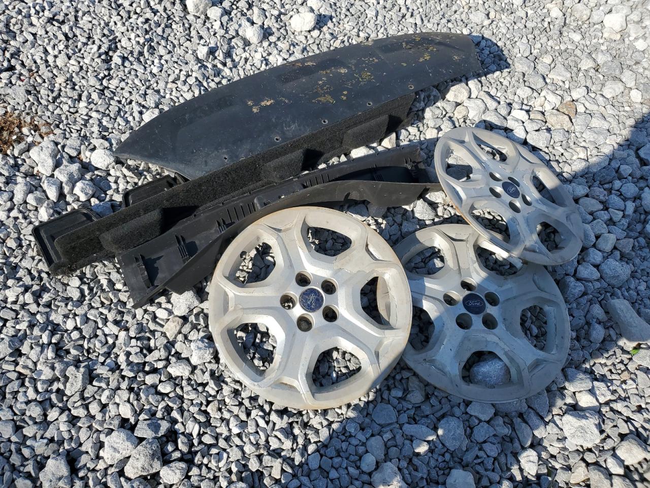 2018 Ford Escape S VIN: 1FMCU0F73JUA33361 Lot: 90759795