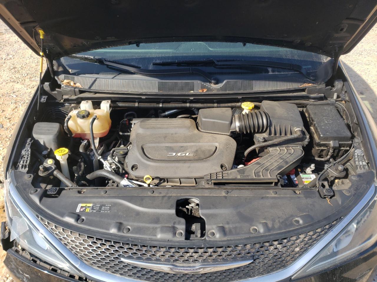 2017 Chrysler Pacifica Touring L VIN: 2C4RC1BG9HR598377 Lot: 92994825