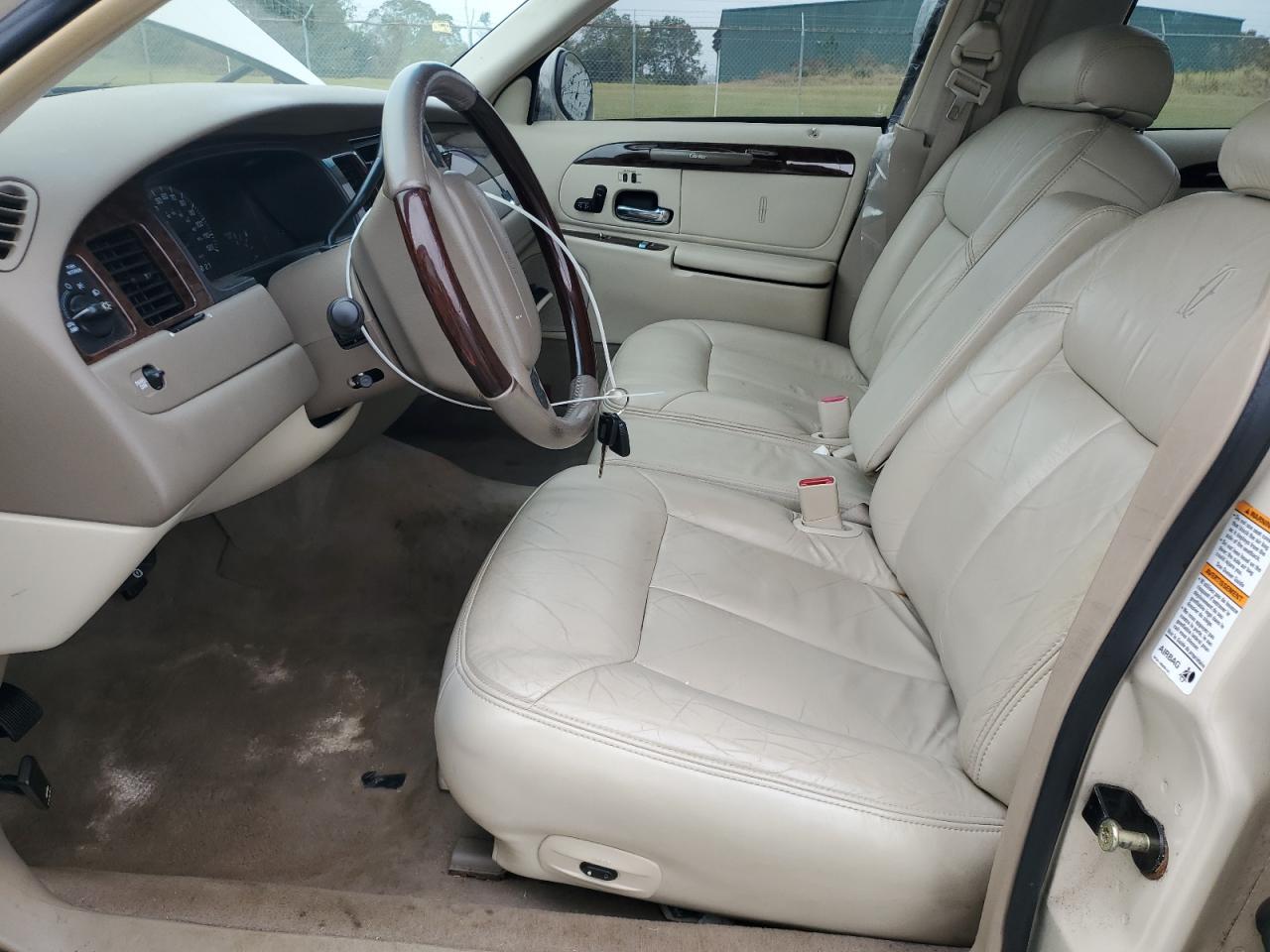 2000 Lincoln Town Car Cartier VIN: 1LNHM83W5YY924884 Lot: 90859995