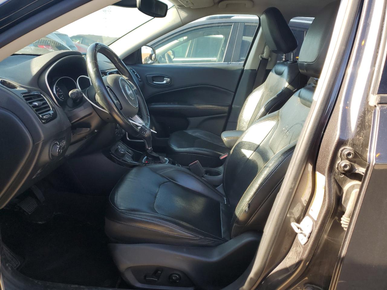 2018 Jeep Compass Limited VIN: 3C4NJDCB0JT330636 Lot: 90671345