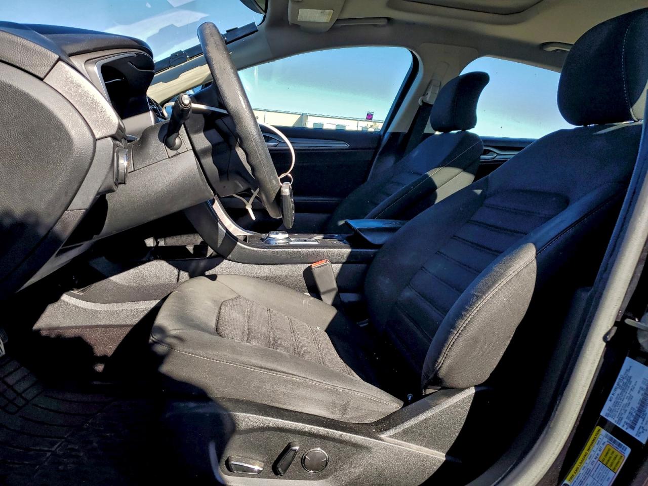 2019 Ford Fusion Se VIN: 3FA6P0LU2KR139544 Lot: 94374435