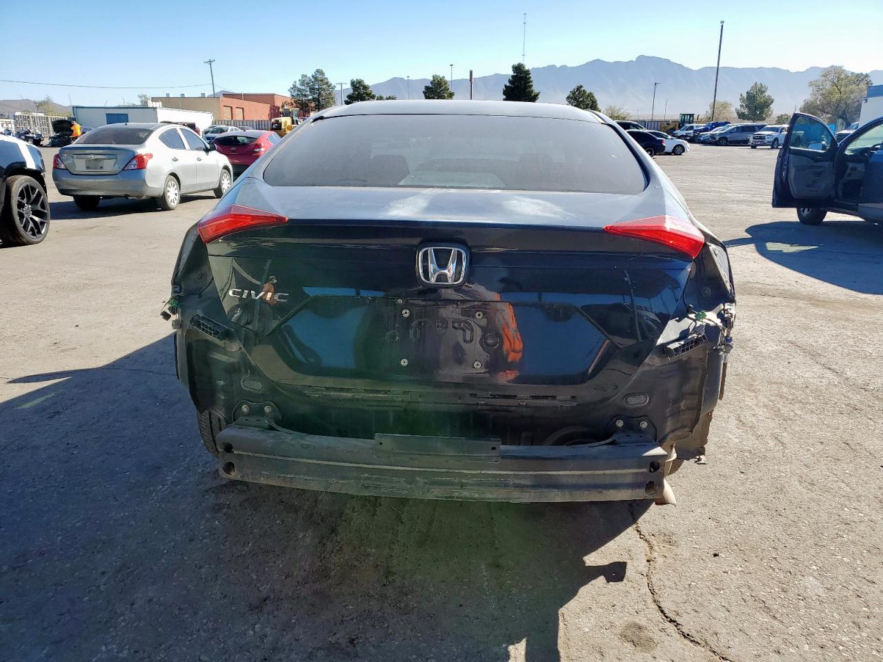 2018 Honda Civic Lx VIN: 19XFC2F57JE011828 Lot: 90492205