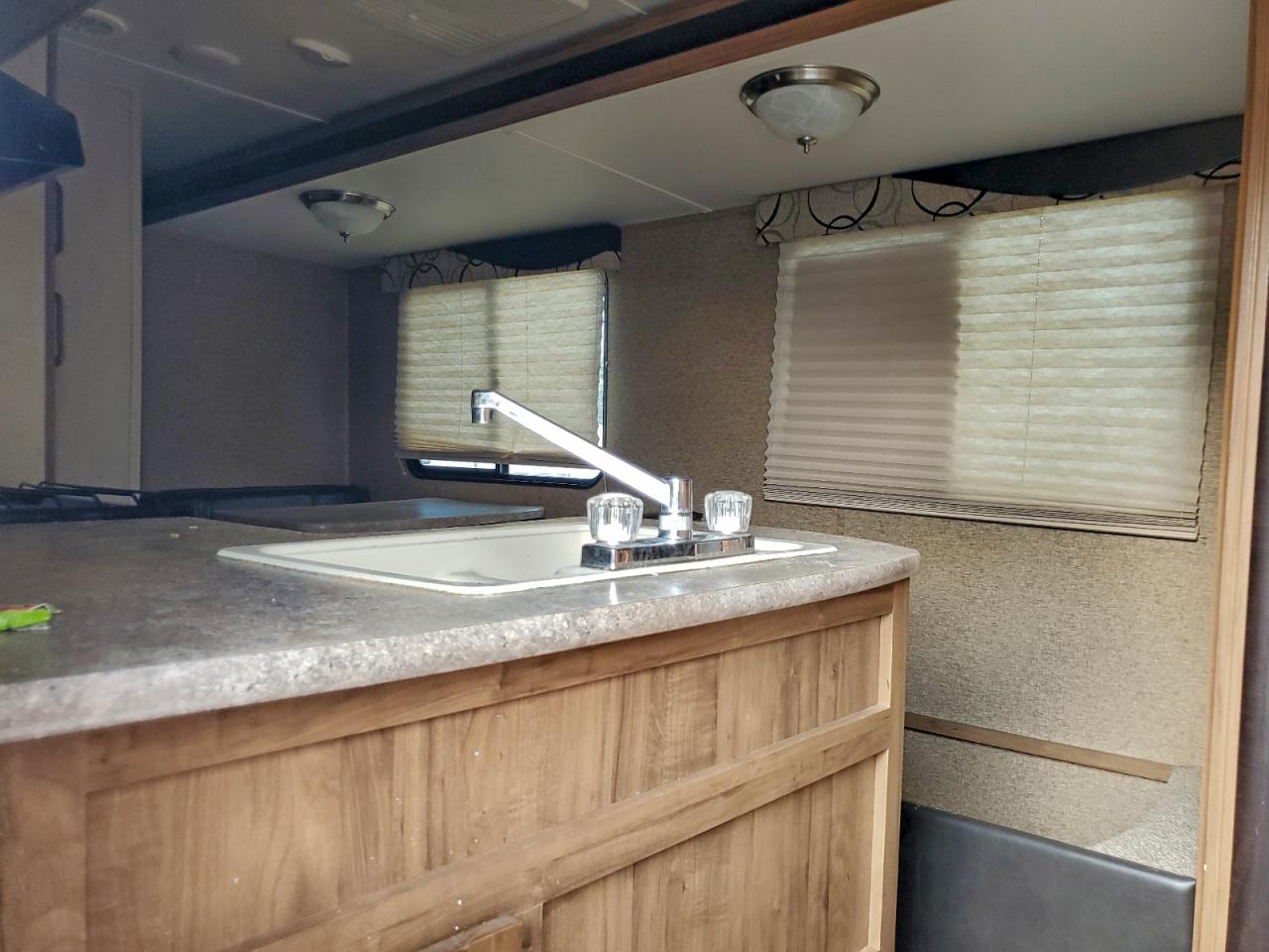 2018 Gulf Stream Trailer VIN: 1NL1GTR21J1129411 Lot: 92990455