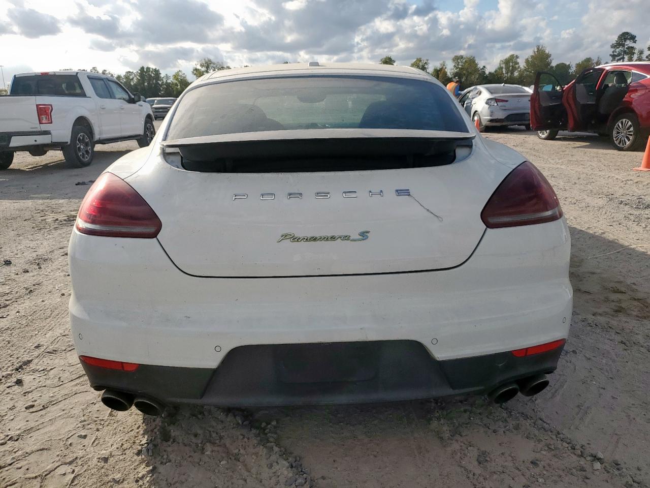 2014 Porsche Panamera S Hybrid VIN: WP0AD2A70EL044747 Lot: 92244395