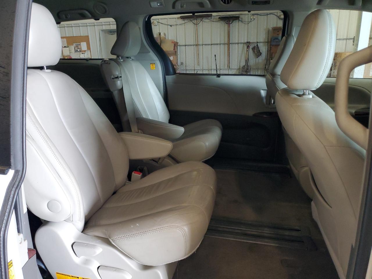 2013 Toyota Sienna Xle VIN: 5TDYK3DC1DS382464 Lot: 91260375