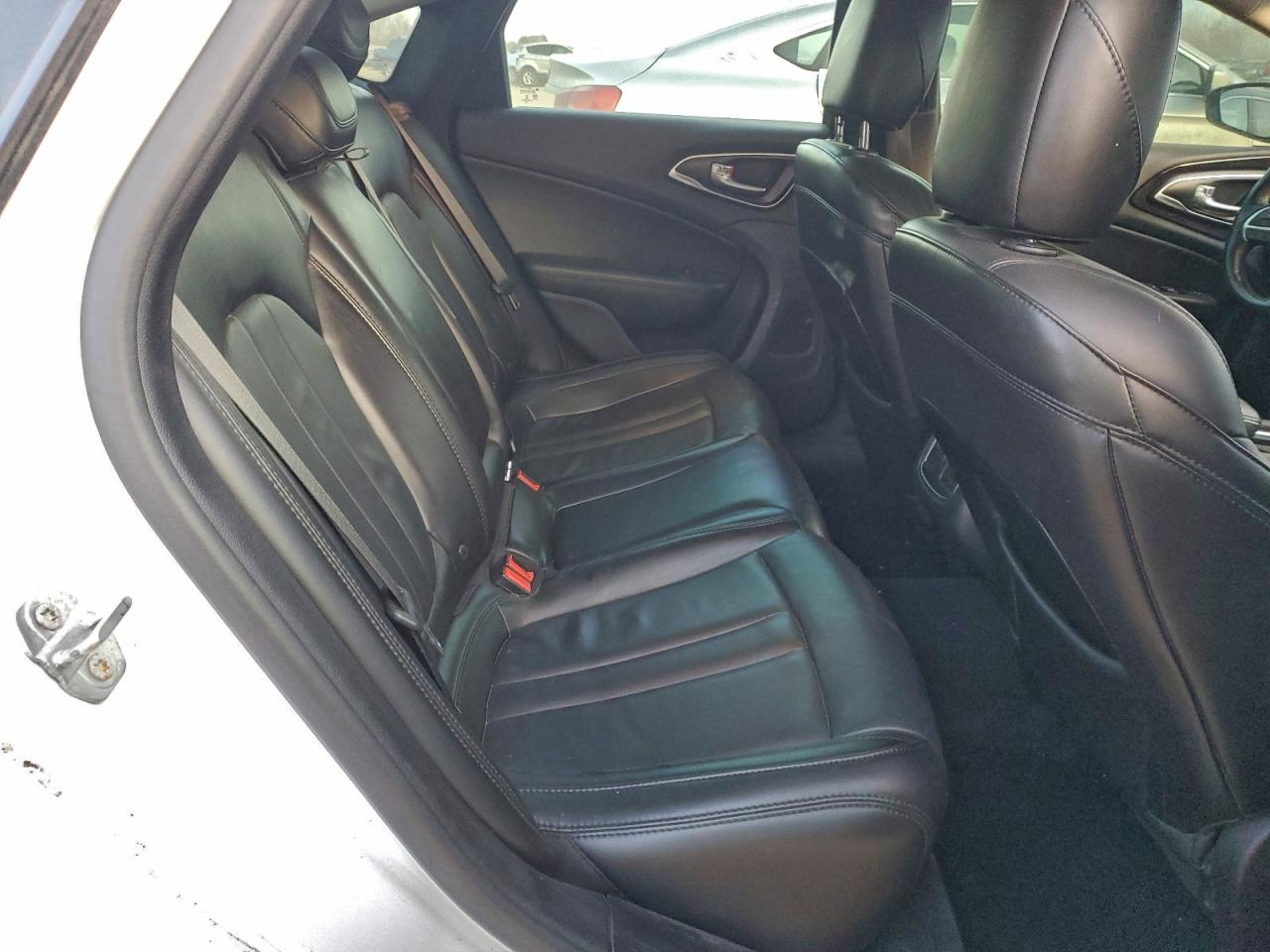 2016 Chrysler 200 C VIN: 1C3CCCCG2GN187208 Lot: 92811425