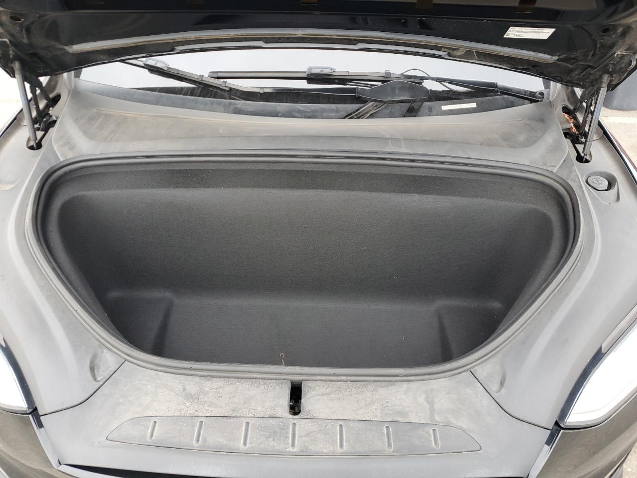 2022 Tesla Model X VIN: 7SAXCBE62NF358212 Lot: 92184215