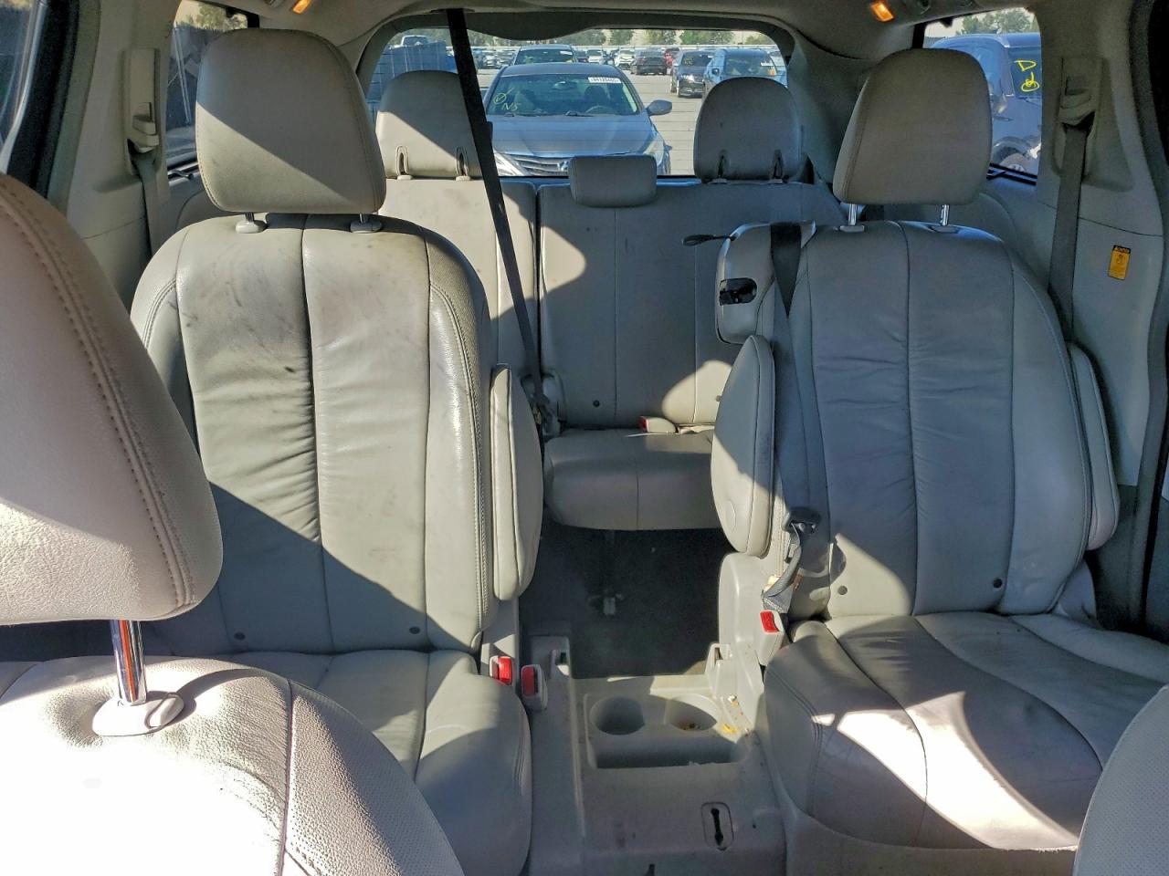 2012 Toyota Sienna Xle VIN: 5TDYK3DC8CS213931 Lot: 94402145