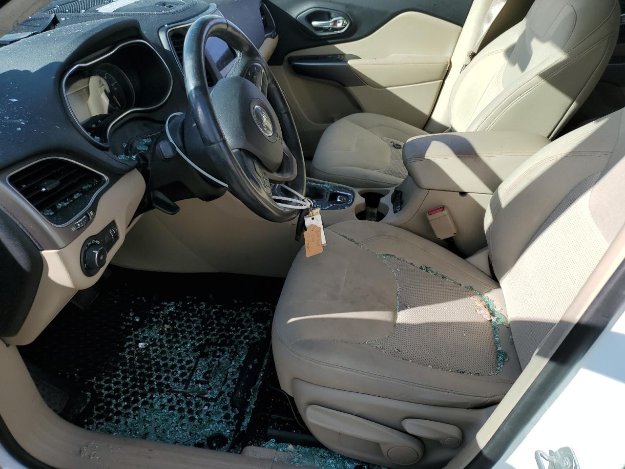 2019 Jeep Cherokee Latitude VIN: 1C4PJLCX8KD319020 Lot: 91221805