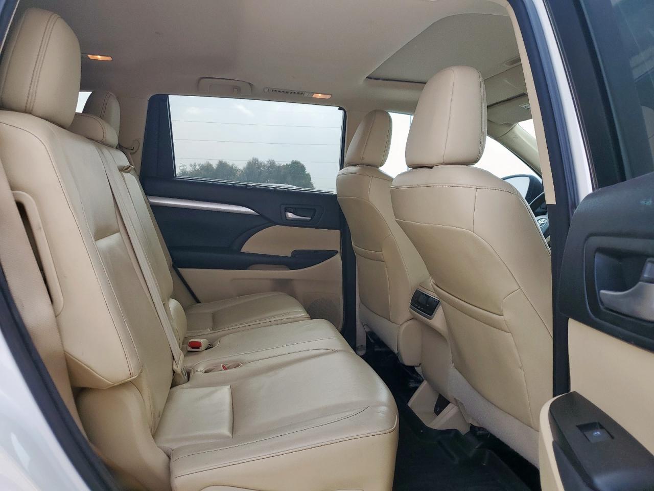 2015 Toyota Highlander Xle VIN: 5TDKKRFH8FS085437 Lot: 93128585