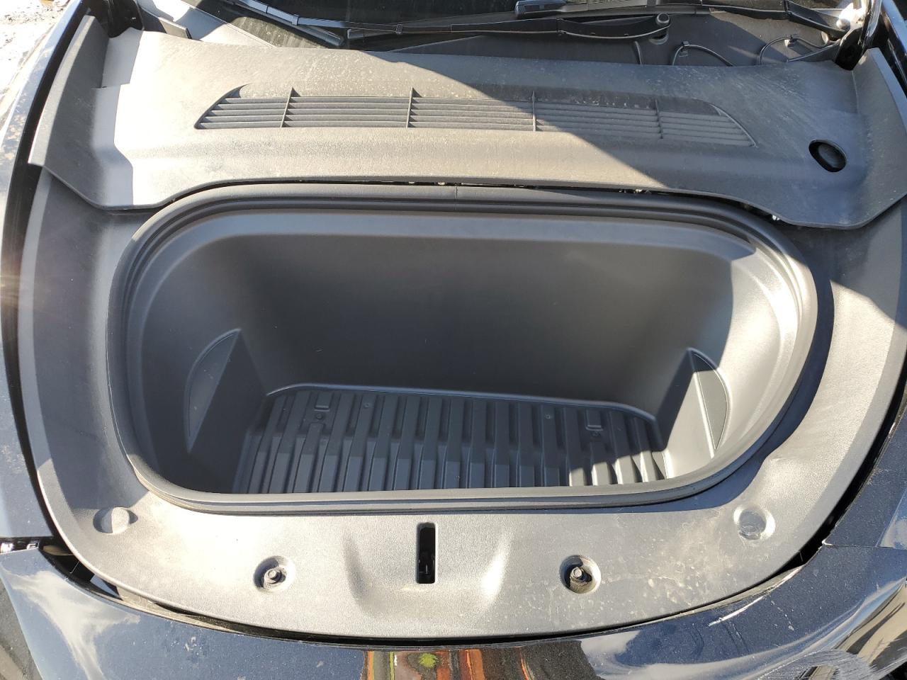 2024 Tesla Model Y VIN: 7SAYGDED2RF015540 Lot: 93544015