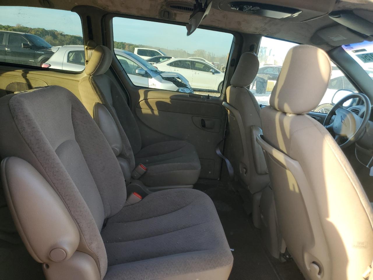 2002 Chrysler Town & Country Lx VIN: 2C8GP44332R620693 Lot: 90739075