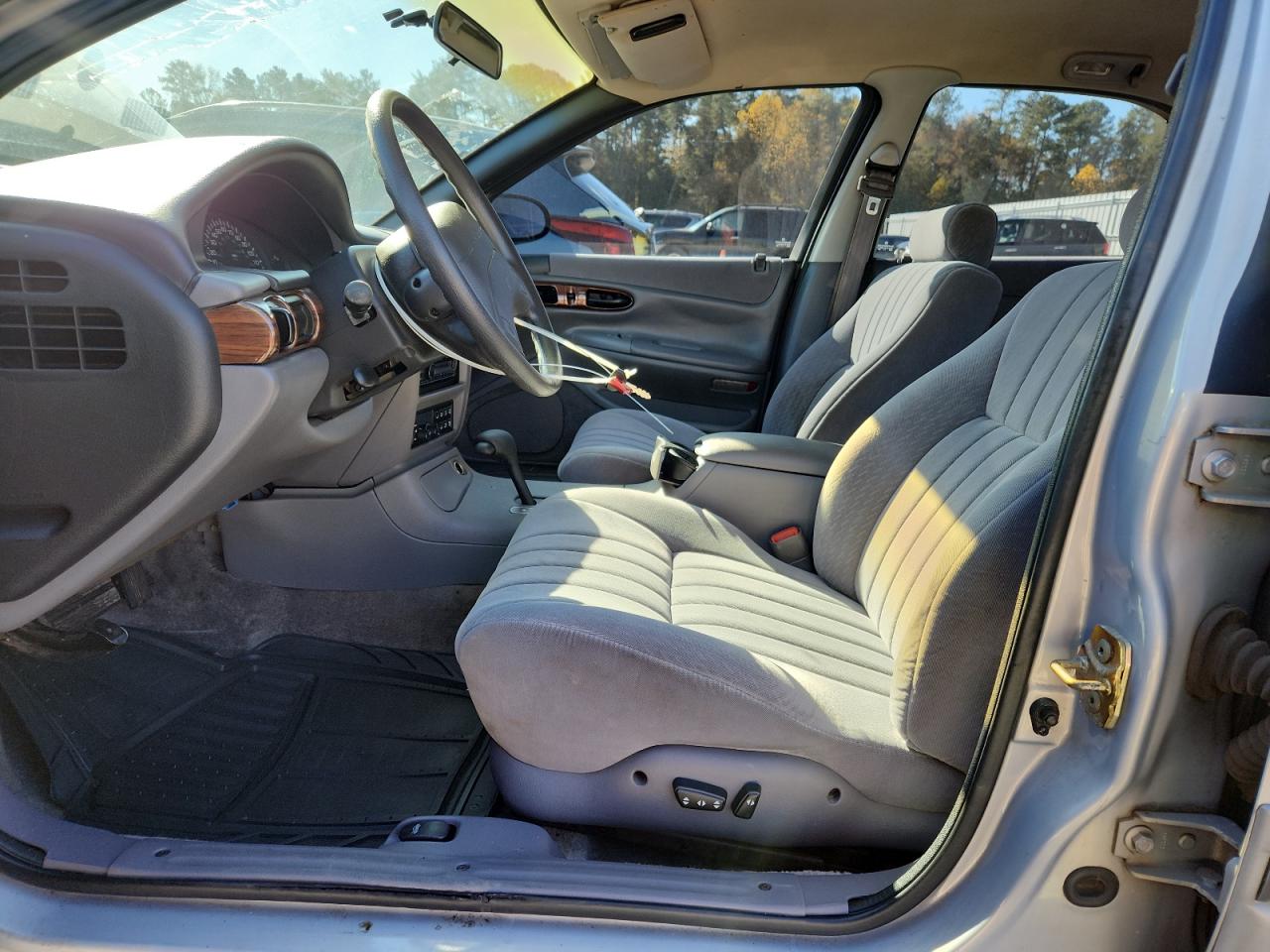 1993 Chrysler Concorde VIN: 2C3EL56T4PH586787 Lot: 91762215