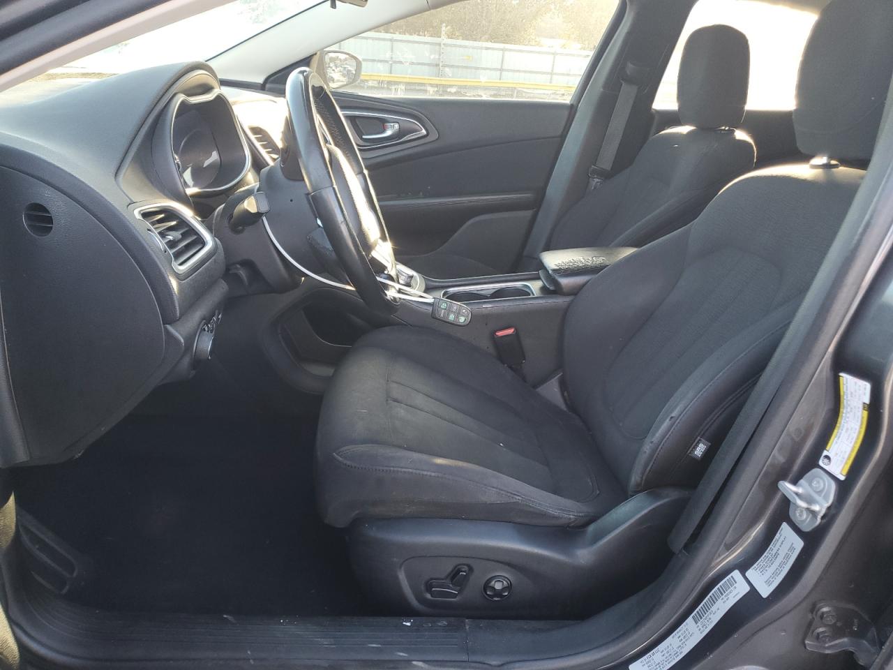 2015 Chrysler 200 Limited VIN: 1C3CCCAB3FN718616 Lot: 91912625