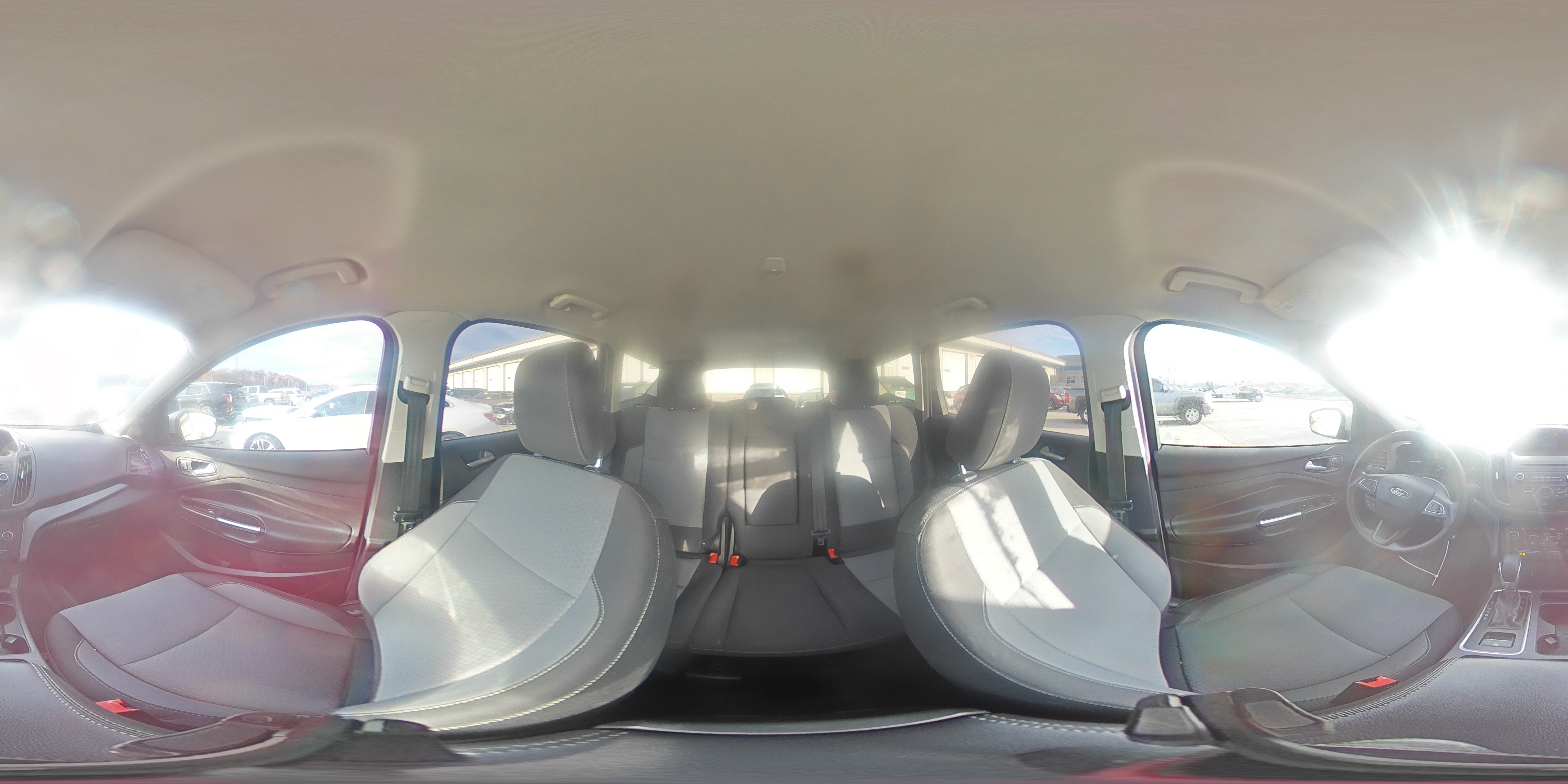 2018 Ford Escape Se VIN: 1FMCU9G90JUC13692 Lot: 92120525