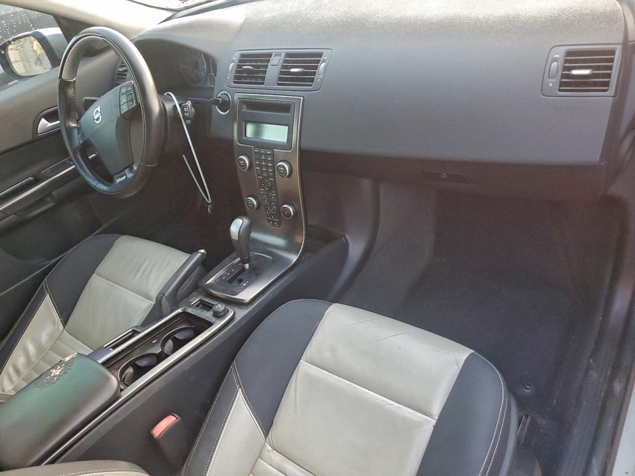 2011 Volvo C30 T5 VIN: YV1672MK0B2239188 Lot: 94183205