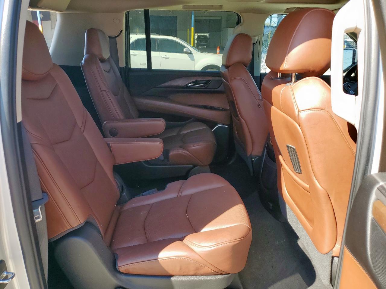 2019 Cadillac Escalade Esv Premium Luxury VIN: 1GYS4JKJ8KR396163 Lot: 91732775